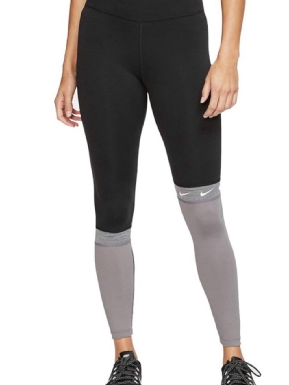 Nike Women’s Black and Gray Colorblock High-Rise Leggings
